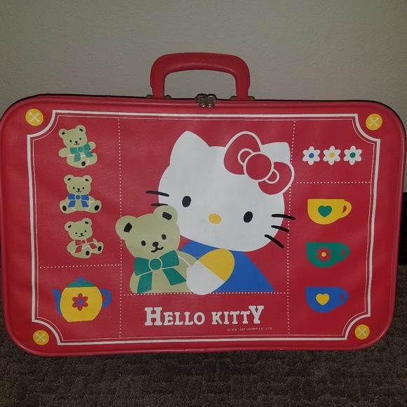 hello kitty suitcase vintage